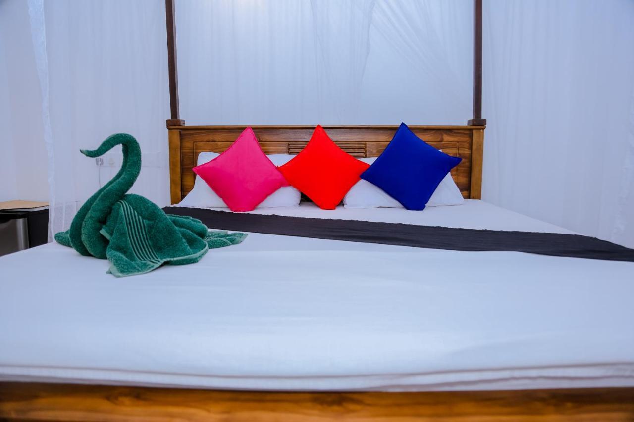 Sajana Ocean Hill Bed & Breakfast Mirissa Exterior foto