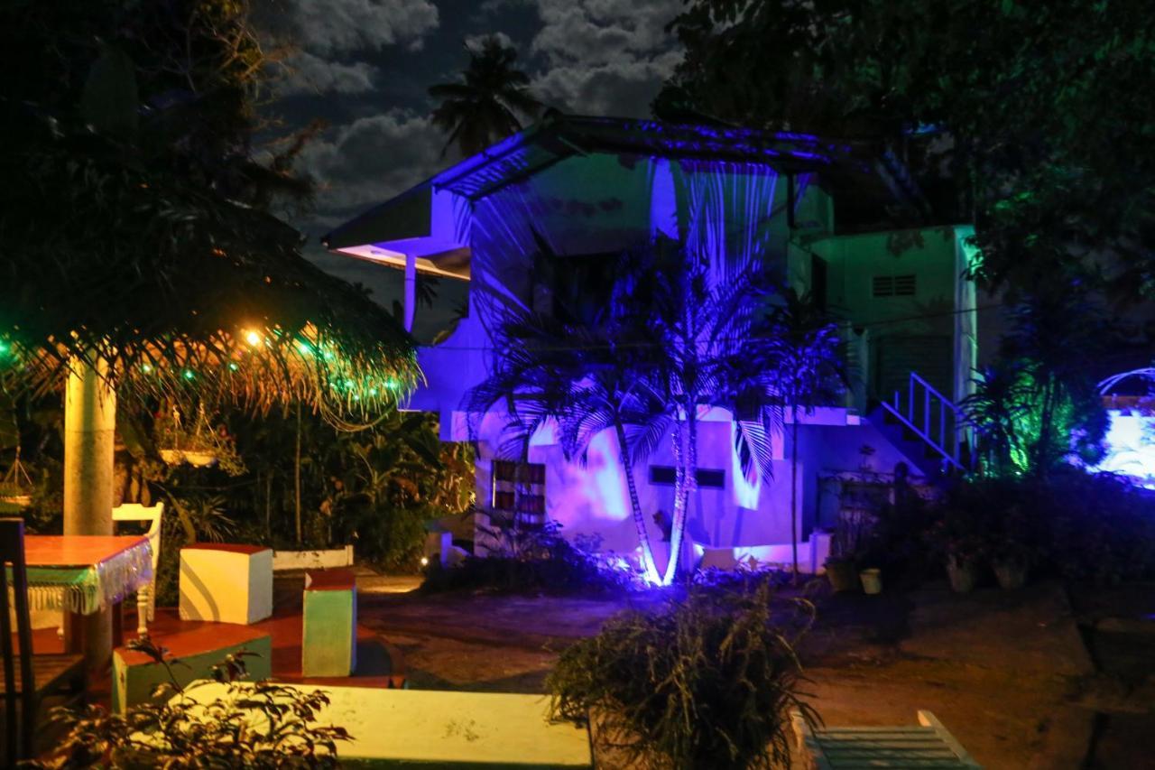 Sajana Ocean Hill Bed & Breakfast Mirissa Exterior foto