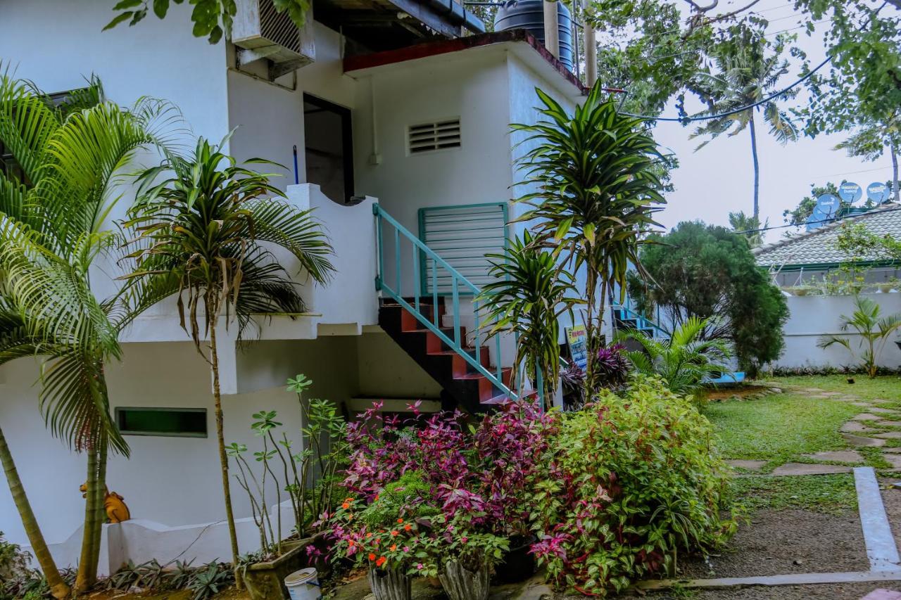 Sajana Ocean Hill Bed & Breakfast Mirissa Exterior foto