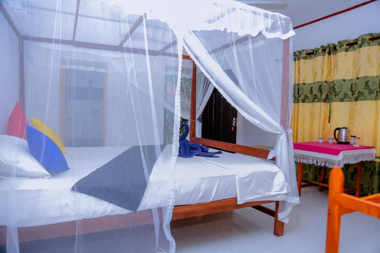 Sajana Ocean Hill Bed & Breakfast Mirissa Exterior foto