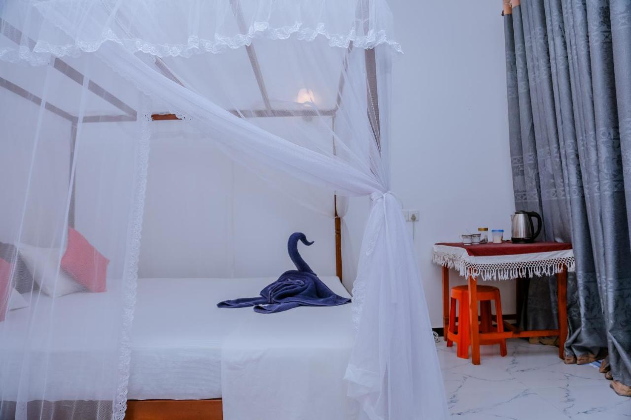 Sajana Ocean Hill Bed & Breakfast Mirissa Exterior foto