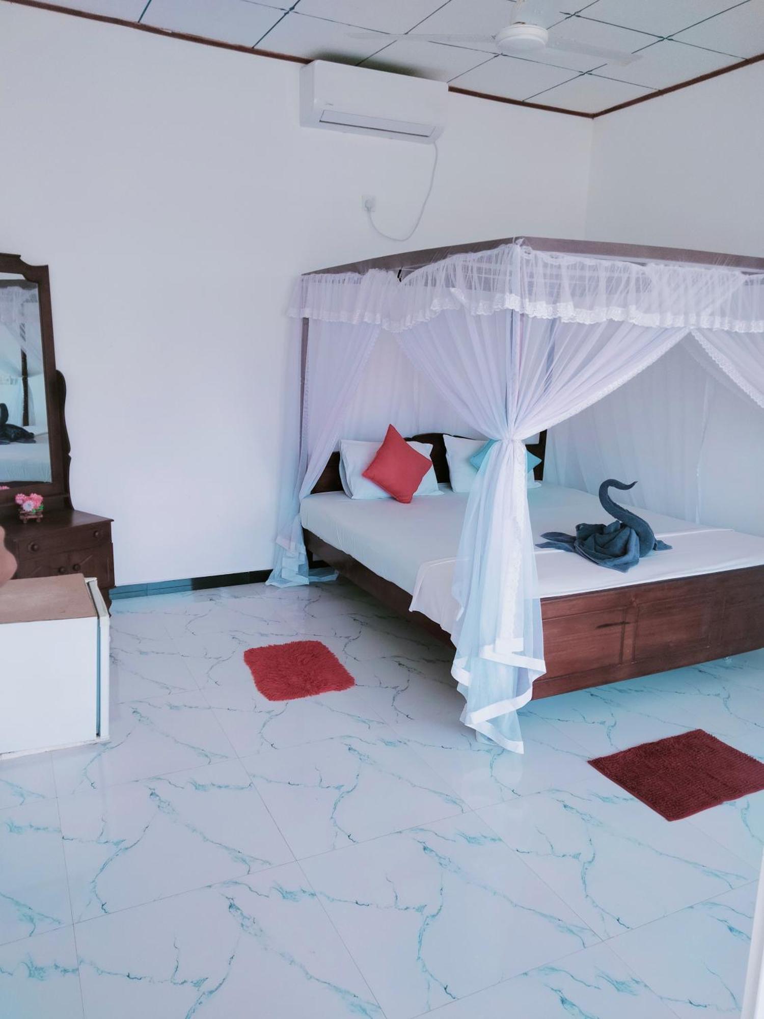 Sajana Ocean Hill Bed & Breakfast Mirissa Cameră foto