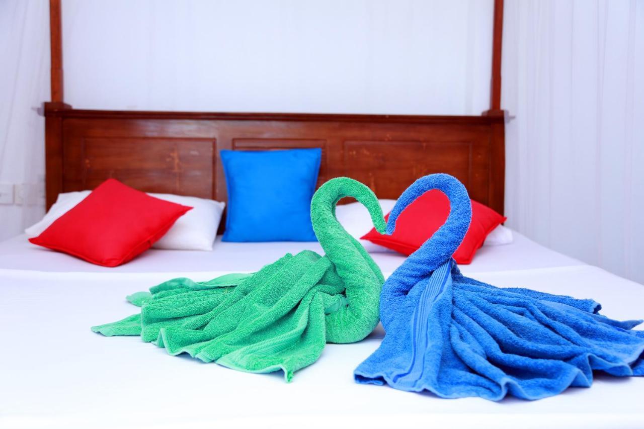 Sajana Ocean Hill Bed & Breakfast Mirissa Exterior foto